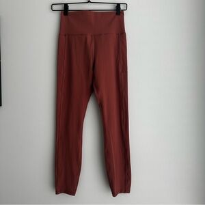 Vuori Studio Pocket Leggings Small Rosewood Red
